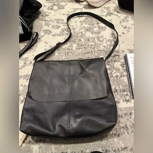 BLACK LEATHER UNOETH CROSSBODY